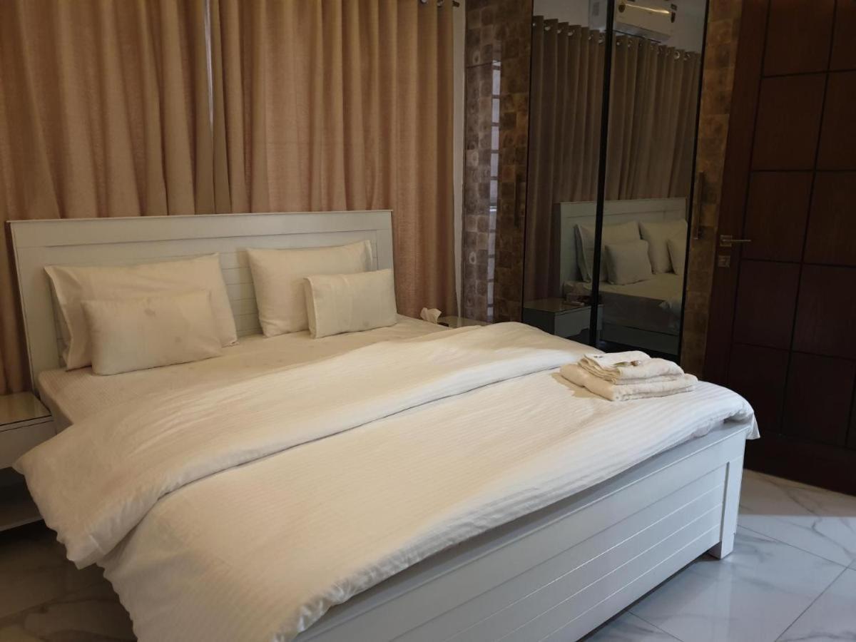 B&B Mumtaz City Islamabad Exteriör bild