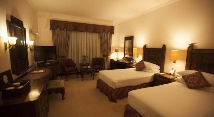 B&B Mumtaz City Islamabad Exteriör bild